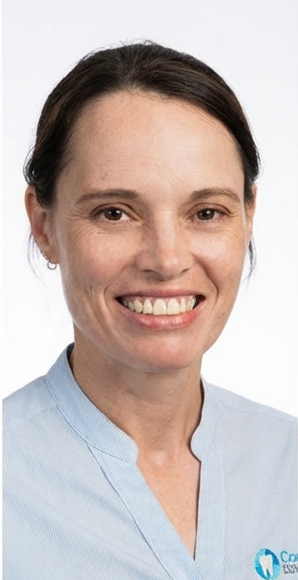 Des'ré — Dental Assistant